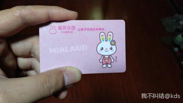 BJL平台官网-巴西女模特花500多万,只为了塑造一个“大臀”(图2) BJL平台